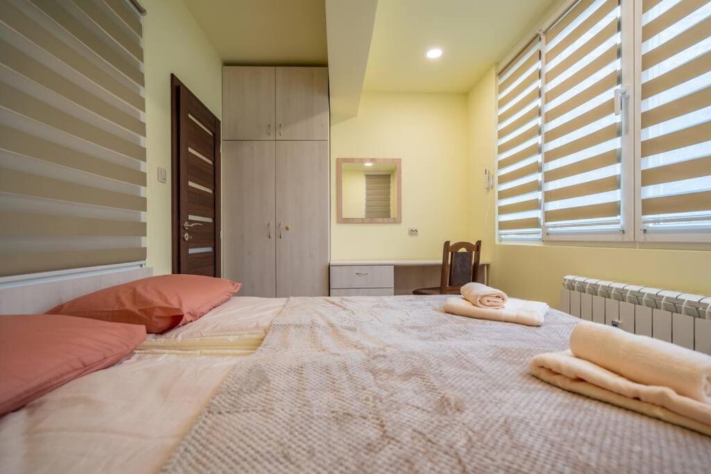 Top Location Central New & Spacious 3 Bdr Apt Medical Academy Sofia Exterior foto