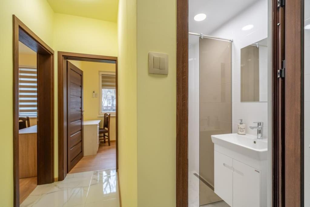 Top Location Central New & Spacious 3 Bdr Apt Medical Academy Sofia Exterior foto
